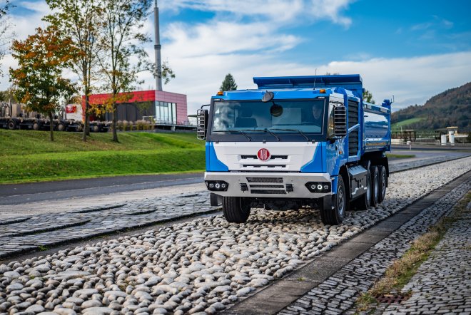 V Tatře berou konec dieselů vážně. Náklaďák na vodík doplní i ten na baterky