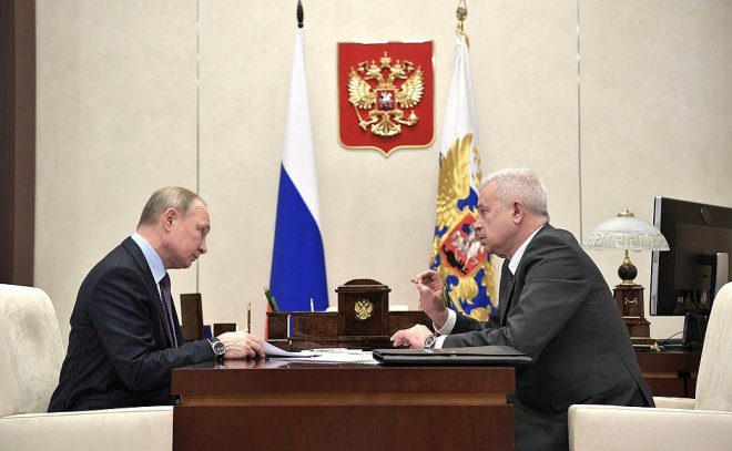 Šéf Lukoilu Vagit Alekperov (vpravo) na jednání s prezidentem Vladimirem Putinem