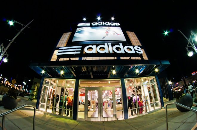 Adidas prodejna, ilustrační foto