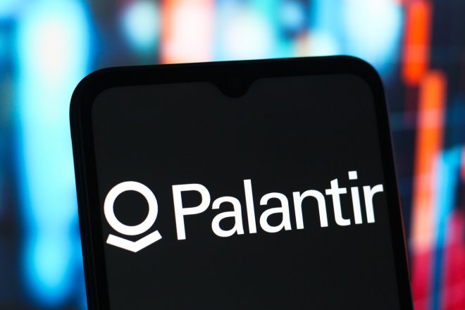 Palantir tápe. Akcie AI hvězdy spadly o 40 procent