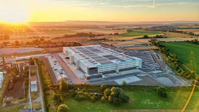 Skupina Accolade, která investuje do průmyslových a logistických nemovitostí, získala z páté emise zelených dluhopisů 2,5 miliardy korun. Původně přitom plánovala vydat cenné papíry za 1,25 miliardy korun