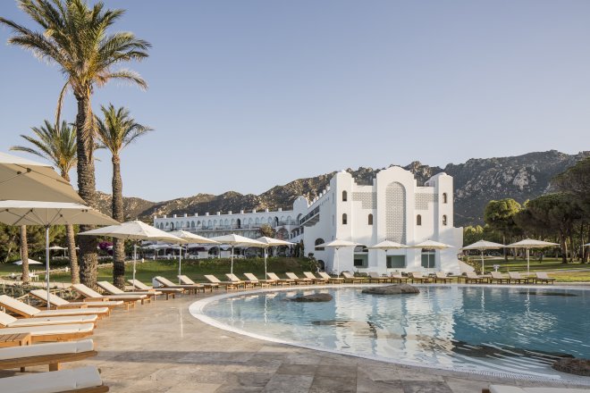 Falkensteiner Resort Capo Boi je rodinný resort se silným důrazem na soukromí.