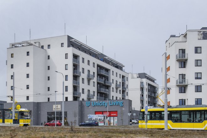 Bytové domy projektu Unicity Living na Zeleném trojúhelníku vedle kampusu Západočeské univerzity v Plzni na snímku z 18. března 2021. Byty, které postavila česká realitní a investiční společnost Daramis, koupila švédská společnost Heimstaden, třetí největší poskytovatel nájemního bydlení v Evropě.