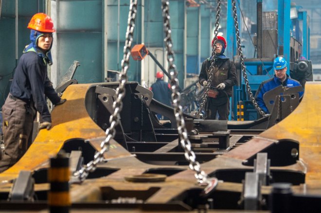 Průmyslová produkce v Česku se v březnu po jednoměsíčním růstu vrátila k poklesu
