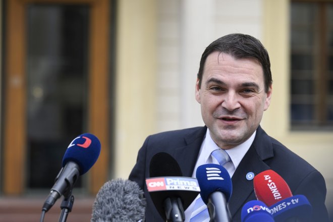 Předseda Motoristů sobě Petr Macinka