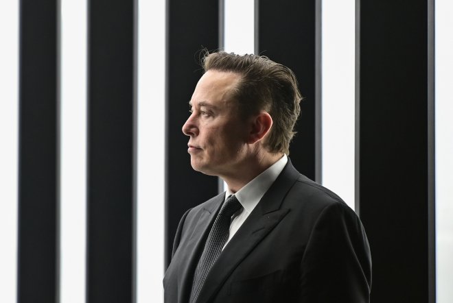 Elon Musk, šéf Tesly, slavnostně otevřel první evropskou továrnu automobilky nedaleko Berlína.