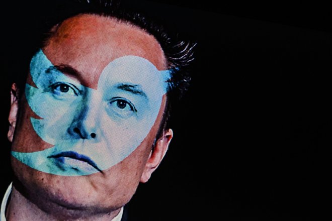 Twitter, který vlastní Elon Musk, se potýká s poklesem z příjmů z reklam