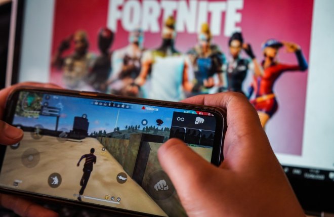 I Apple někdy prohrává. Herní hit Fortnite je zpět v App Storu