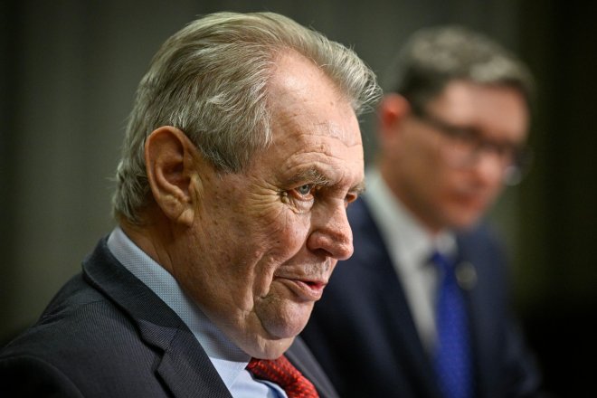 Končící prezident Miloš Zeman udělil milost firmě, které prominul zbytek trestu zákazu plnění veřejných zakázek a účasti na veřejné soutěži.