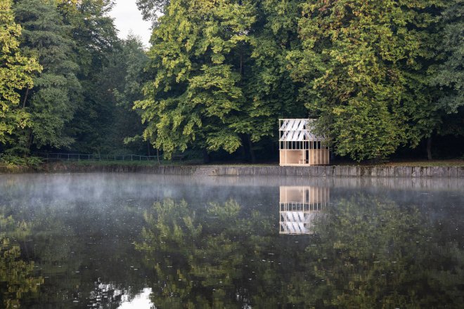 Dřevěná konstrukce je primárně navržena jako čajový pavilon.