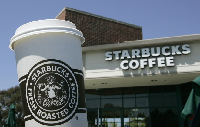 Američan vysoudil odškodné 50 milionů dolarů od Starbucks kvůli popáleninám
