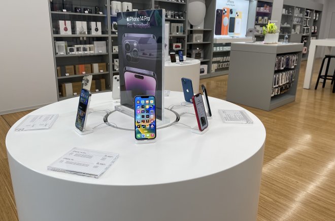 Apple začal v Česku prodávat nové telefony