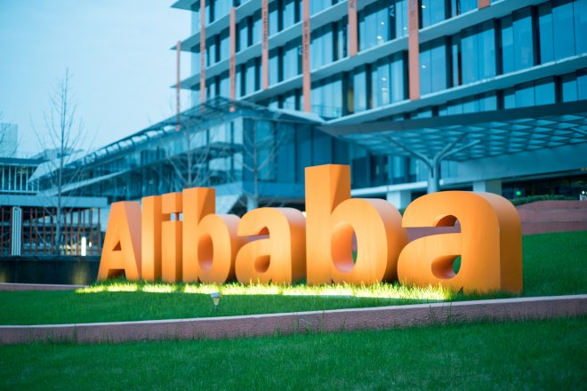 Alibaba zahájila restrukturalizaci, na burzu v Hongkongu uvede divizi Cainiao