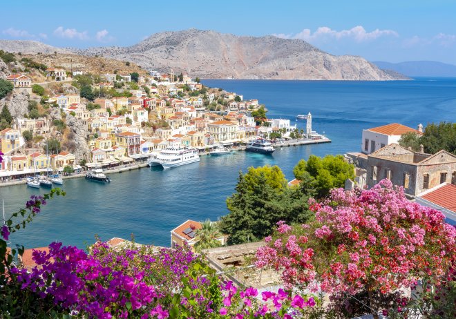 Ostrované ze Symi řekli „dost“. Nepřenocujete? Zaplatíte