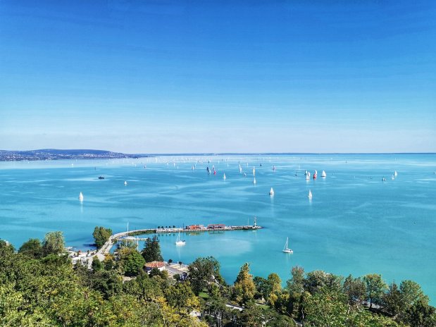 Pobyt u Balatonu už je pro běžné Maďary nedostupný luxus. Řecko i Itálie jsou levnější