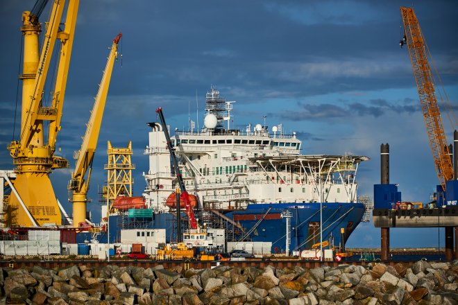 Německé přístavy jsou plné LNG tankerů. Rusové nedodají Evropě ani kubík plynu