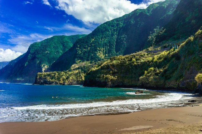 REPORTÁŽ: Madeira je ostrov mnoha tváří, chutí, zážitků i slavností