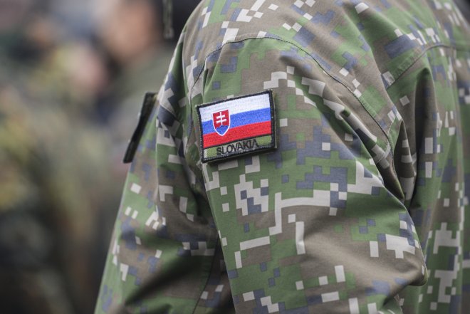 Spojené státy dají Slovensku přes 200 milionů dolarů na modernizaci armády