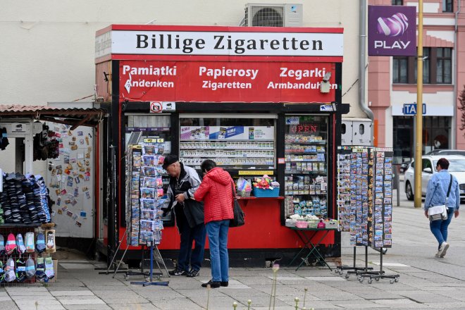 Češi více nakupují cigarety v Polsku, jsou tam levnější i o 50 korun na krabičku.