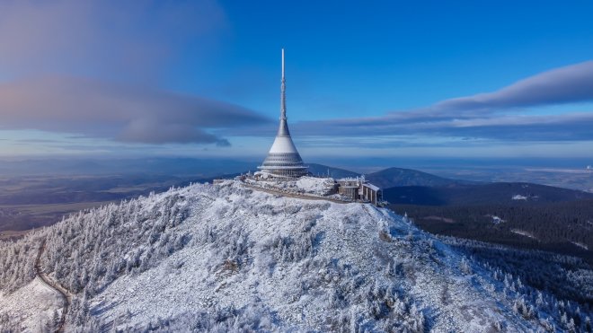 Zastupitelstvo Libereckého kraje schválilo koupi hotelu a vysílače Ještěd