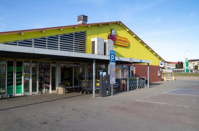 Supermarket Biedronka. Obchod se smíšeným zbožím v Polsku