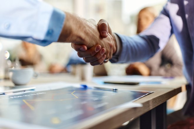 Deloitte: Peněz je na trhu dost. Kupci znovu hledají akviziční příležitosti