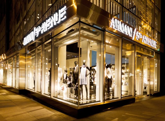 Obchod Giorgio Armani na Páté Avenue v New Yorku