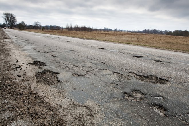 Rallye po okresních silnicích: díry, adrenalin, klientelismus a veřejné rozpočty