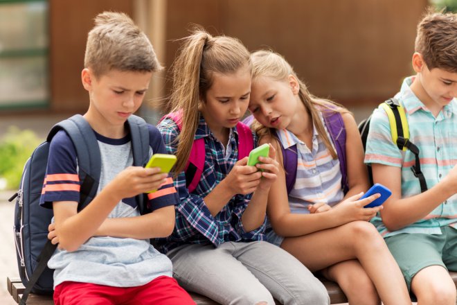 AI představuje pro děti riziko, varují experti