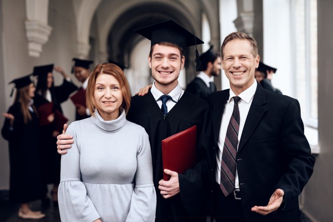 Nové diplomy pro trans lidi. Univerzity je musejí vydat, rozhodl soud