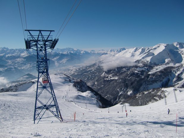 Vítkova CPI prodává aktiva ve švýcarské Crans Montaně