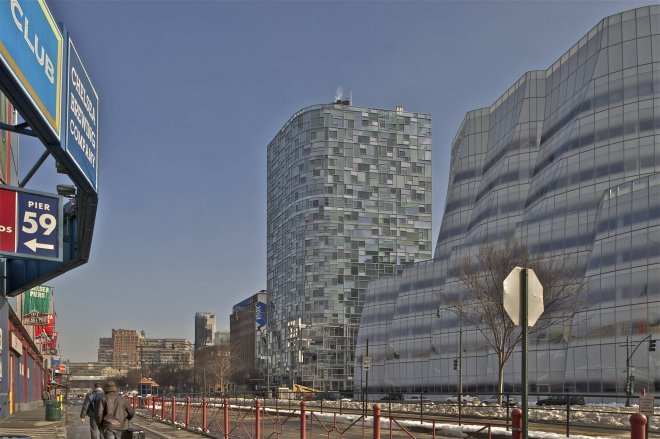 Herec Hugh Jackman zaplatil 21,125 milionu dolarů za penthouse ve věži kondominia v New Yorku, kterou navrhl Jean Nouvel