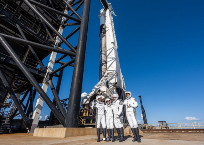 SpaceX a její první civilní posádka ve vesmíru
