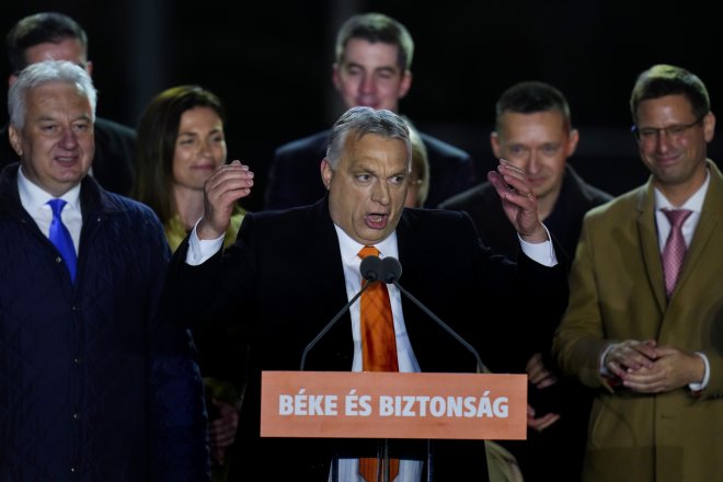 Viktor Orbán a část jeho kabinetu