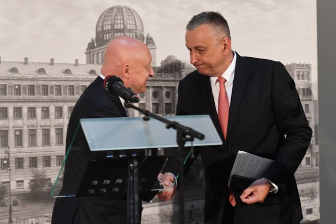 Šéf ČEZ Daniel Beneš (vlevo) a ministr průmyslu Jozef Síkela (STAN)