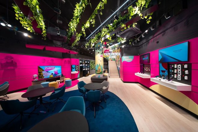 Z showroomu vytvořili kulturní hub. Brněnská pobočka operátora bodovala v soutěži top prodejen