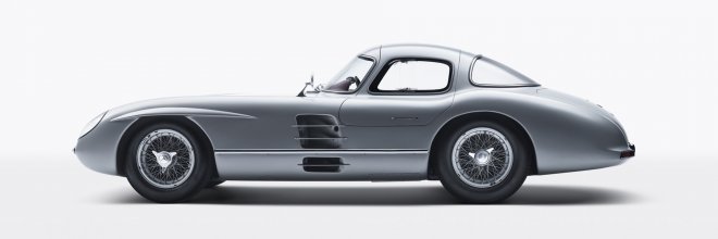 Mimořádně vzácný exemplář závodního automobilu Mercedes-Benz 300 SLR Uhlenhaut z roku 1955 se na soukromé aukci 5. května 2022 prodal za 135 milionů eur (3,3 miliardy korun). Stal se tak nejdražším prodaným automobilem všech dob, oznámila automobilka.