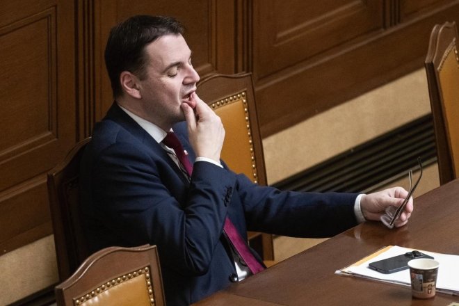 Ministr zahraničních věcí Petr Macinka (Motoristé) v Poslanecké sněmovně 11. března 2026