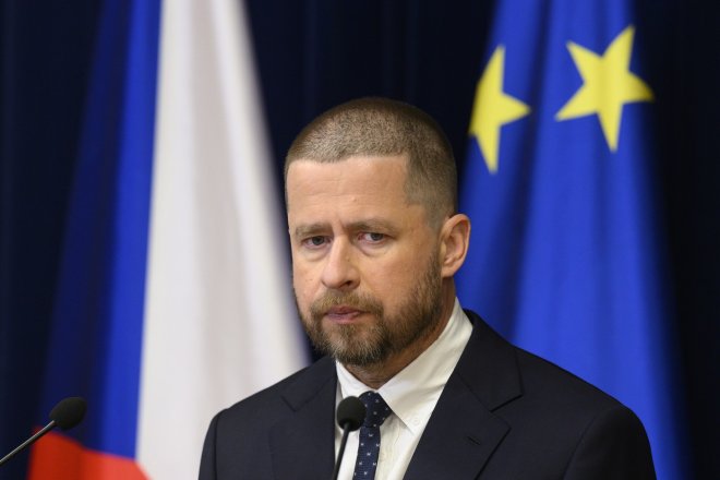 Zvedne Michl poprvé sazby? V ČNB se schyluje k bitvě mezi inflací, Babišem a Hormuzským průlivem