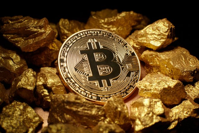 Bitcoin vystoupal na dvouletá maxima