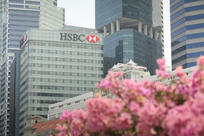 HSBC téměř zdvojnásobila zisk.