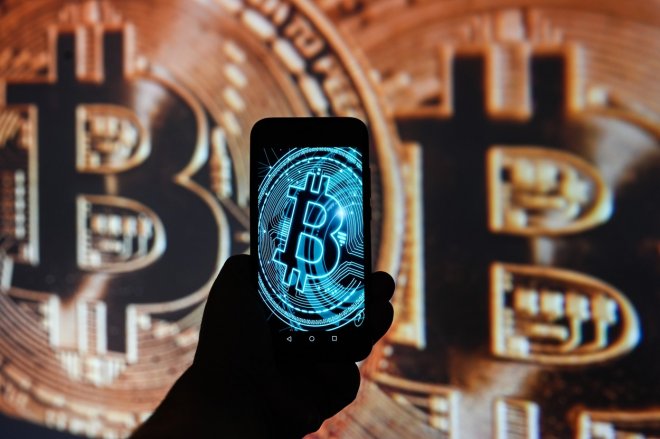 V USA směřují na trh fondy na spotový bitcoin, část analytiků to má za novou éru