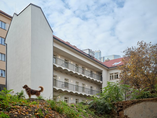 V pražských Nuslích vznikl na adrese Boleslavova 3 developerský projekt rekonstrukce pavlačového domu z přelomu 19. a 20. století.