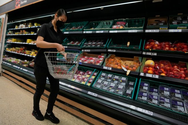 Britové stále čelí inflaci nad 10 procent, jako jediní z celé západní Evropy