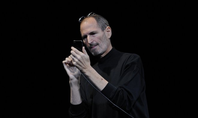 Steve Jobs představuje nový iPhone