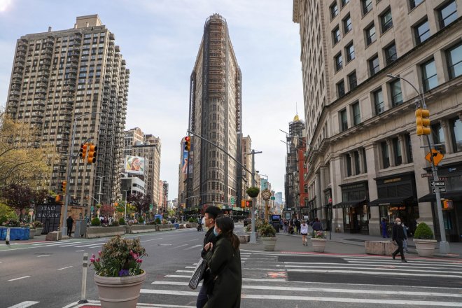 Slavný newyorský mrakodrap Flatiron Building, česky nazývaný Žehlička