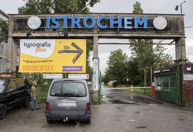 Duslo prohrálo boj s levnou chemií z Číny. Zavře závod v Bratislavě, 200 lidí přijde o práci