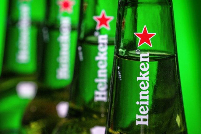 Nizozemský pivovar Heineken se úplně stáhl z Ruska