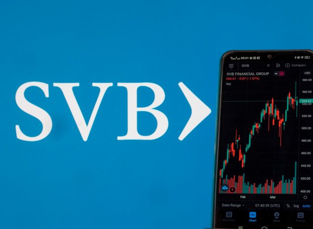 Krach SVB je největším bankrotem banky v USA od roku 2008, kdy vrcholila finanční krize.