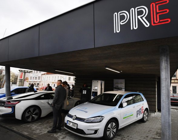 PRE letos rozdělí mezi akcionáře téměř dvě miliardy